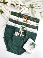شورت استیکری خرس آذرخش
